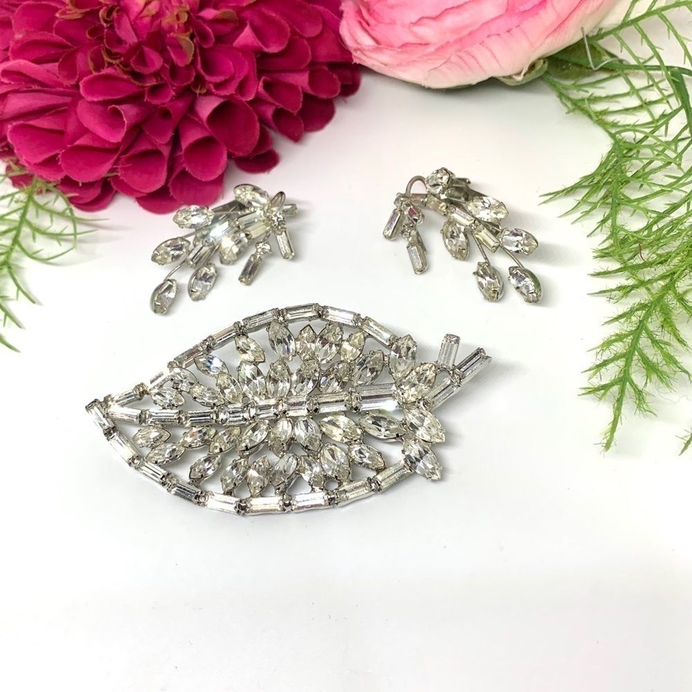 VINTAGE⚜️ART DECO Baguette Crystal Brooch & Clip Earrings Set - Picture 3 of 10